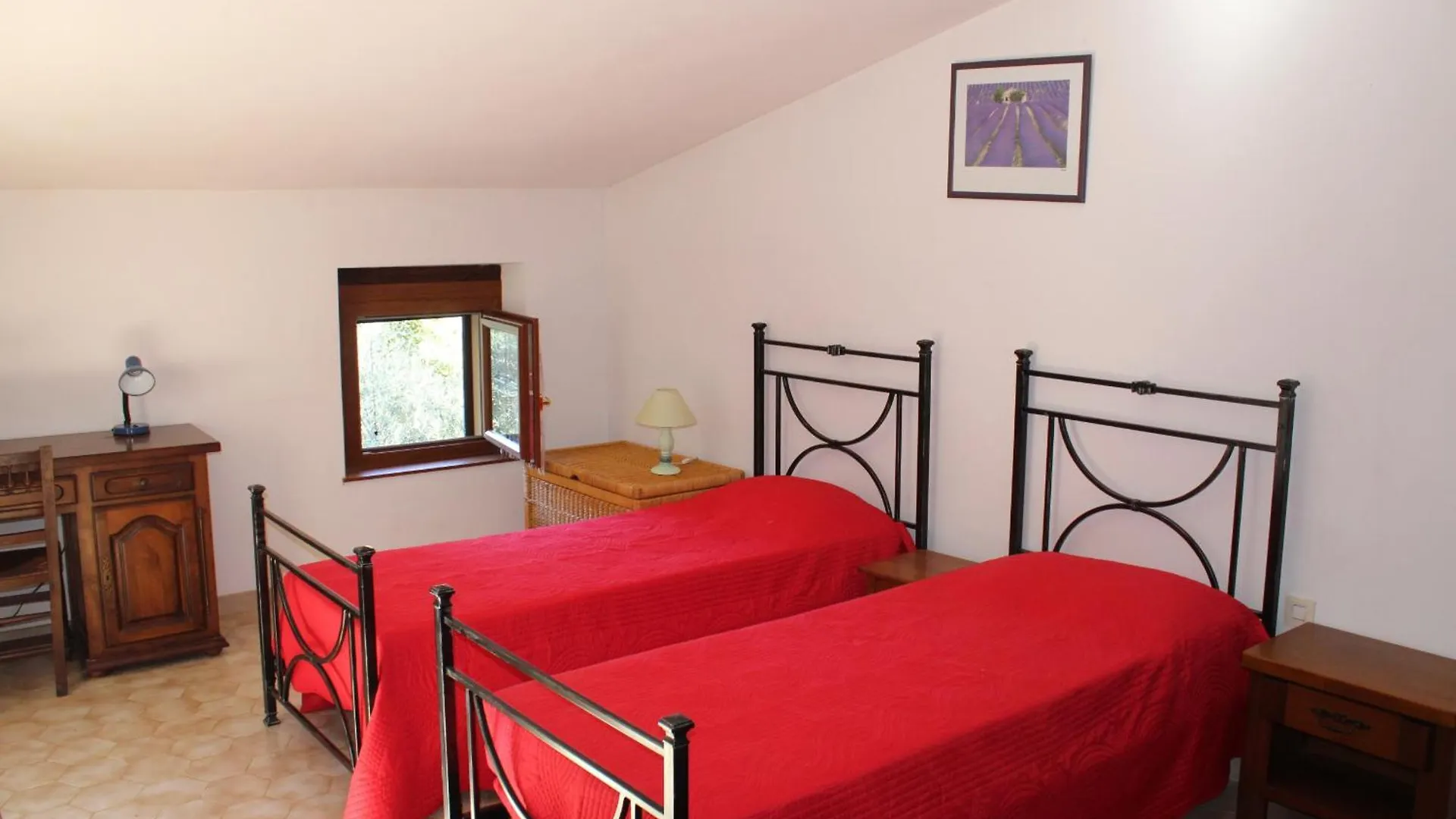 Holiday home Mas Provencal Traditionnel Seguret